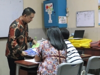 Pembagian Raport yang Penuh Kekeluargaan.