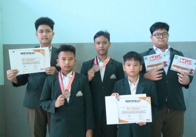 Bronze Medal -Creative MRT and Bronze Medal - Theater Robot 